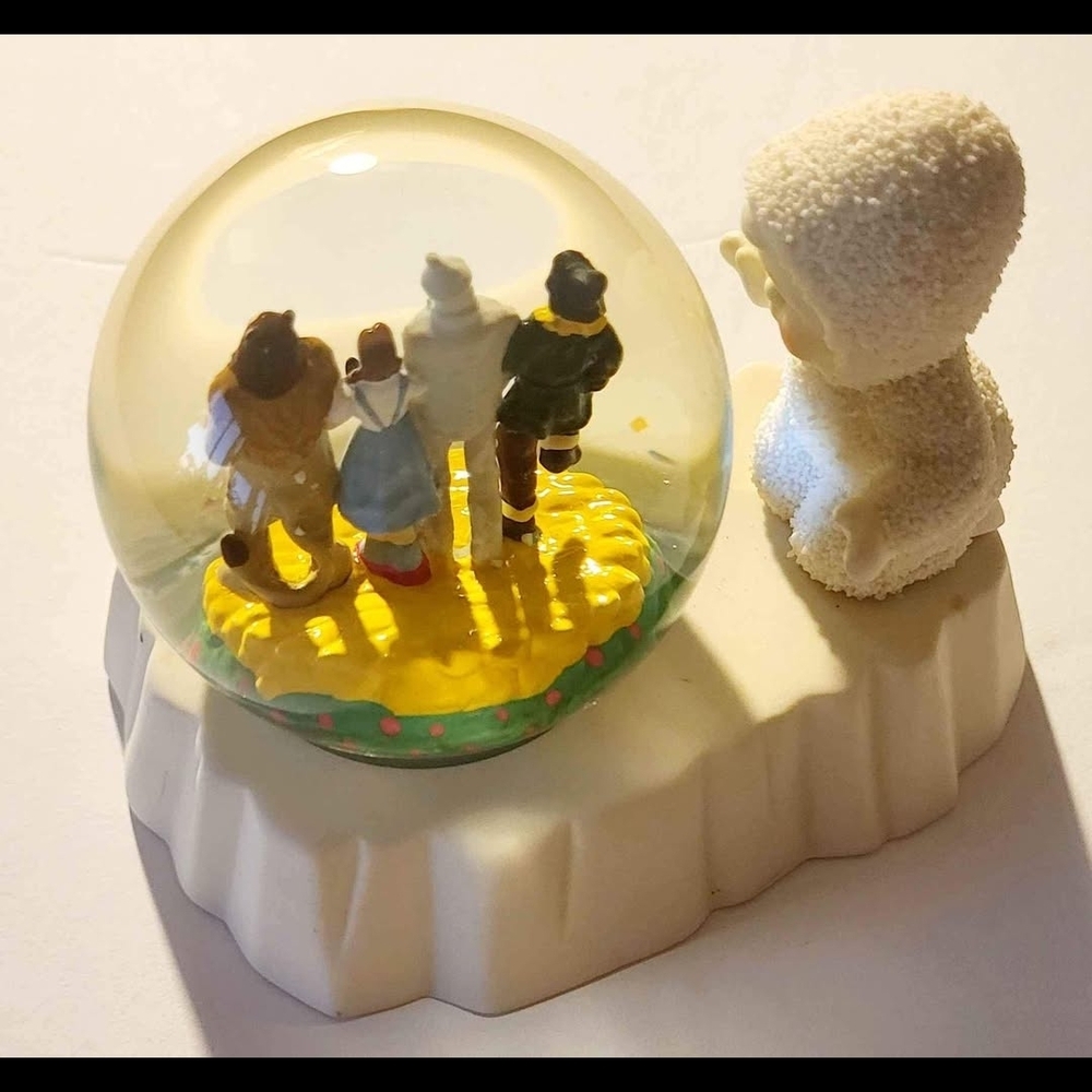 SNOW BABIES COLLECTABLE Wizard of Oz Snow Globe with Characters - Picture 8 of 9